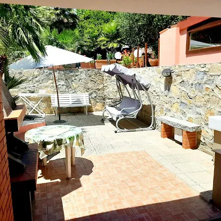 Very Holiday home